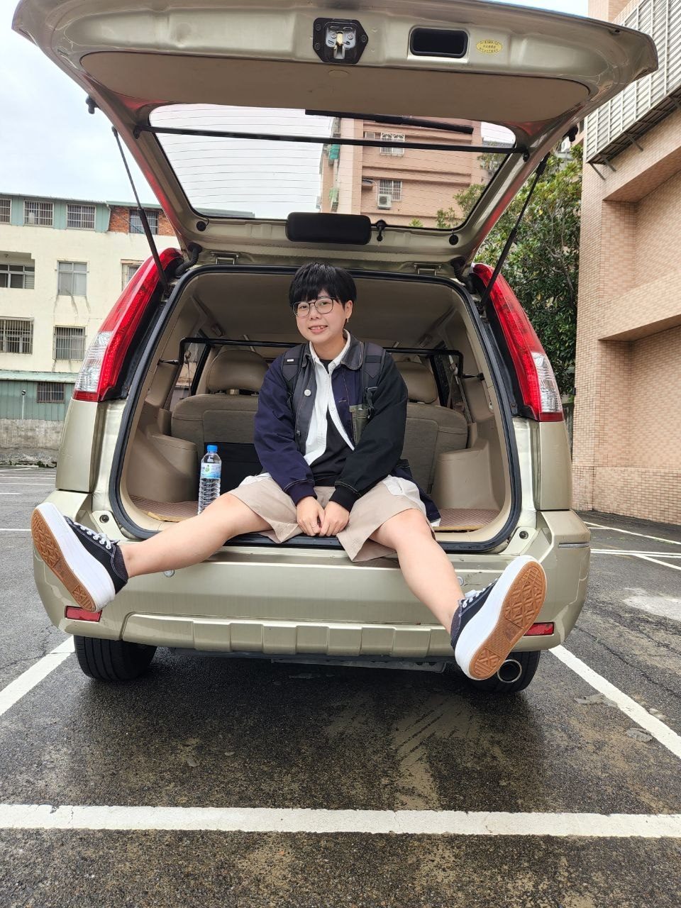 後車廂裡的休息時間 🎒